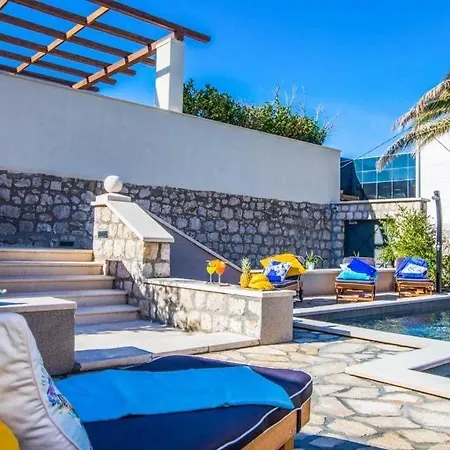 Villa Srebreno Sleeps 8 Pool Air Con Wifi